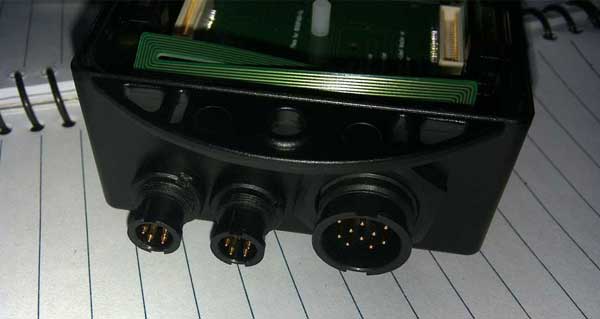 客戶定制電器設備使用M6防水連接器